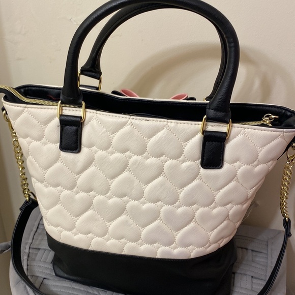 Betsey Johnson Black and White Tote Handbag with Quilted Pvc And Gold Hardware - Picture 4 of 8